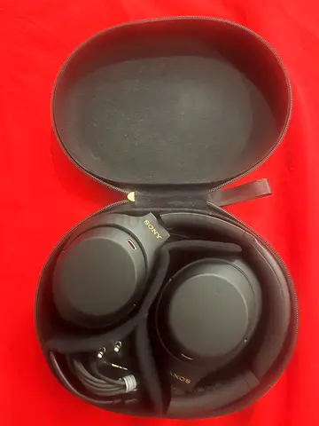 Sony WH-1000XM4 Wireless Noise Cancelling Headphones with Case