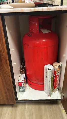 Red LPG Gas Cylinder (Household) - Good Condition with regulator and hose - 22kg