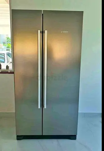 Bosch side by side fridge and freezer neat and clean perfect working