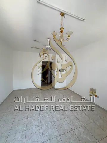 ارخص واوسع استوديو فى منطقة البوطينه بالشارقة - مطبخ منفصل - مساحة واسعه جدا - موقع مميز خدمى و استراتيجى - صيانة فورية خلال فترة التعاقد