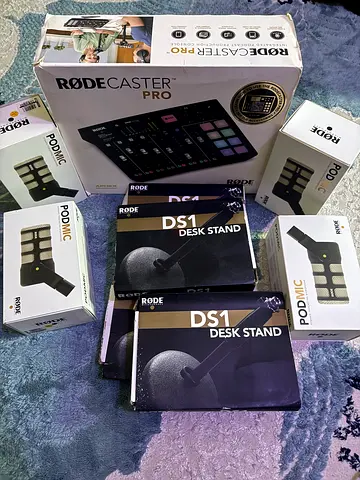 Rode Caster Pro + 4 PodMic + DS1 Desk Stands - Podcasting Kit | Excellent Condition