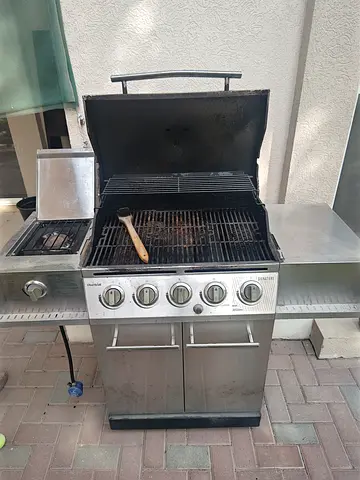 Stainless Steel 4-Burner Gas BBQ Grill with Side Burner - Used