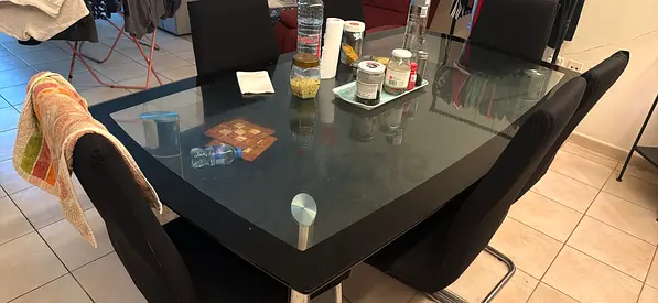 Dinning table for sale