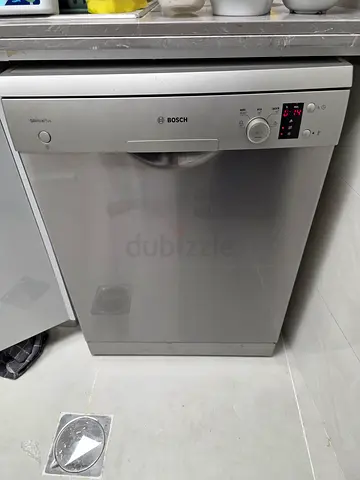 Bosch Dishwasher 2 Raks Latest model excellent condition
