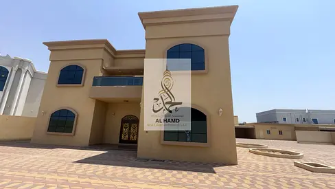 للأيجار من المالك فرصة مميزة للسكن الراقي في فيلا جديدة بالكامل بتصميم Garden Villa وتشطيبات سوبر ديلوكس، على أرض واسعة تمنحك أعلى مستويات الخصوصية وا