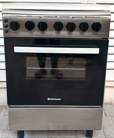 Its perfect working,  Gas Cooker, size 60x60cm,  Westpoint,  with 4 burners