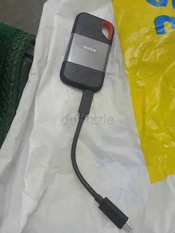 2 TB Sabdisk extreme portable SSD model:sdssde61-2too