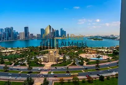 * مكتب بمساحة 1940 قدم² مع صيانة على المالك وإطلالة مفتوحة تكيف مجاني و 2باركن فري