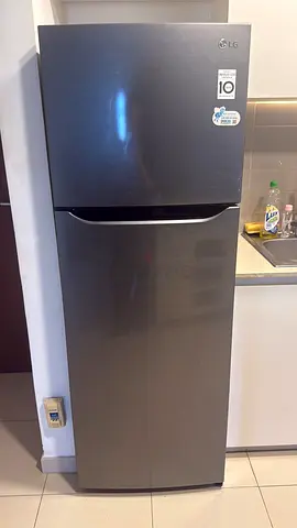LG 402 litter refrigerator inviter model excellent condition