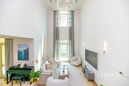 Entertainment foyer | Private Pool | Lake View