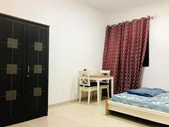 Kerala family sharing room Near Sahara Bridge no commission.