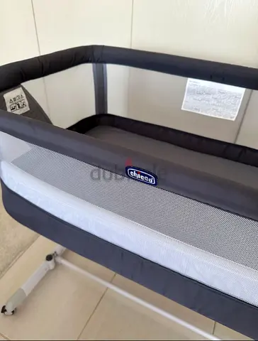 Baby crib Chicco