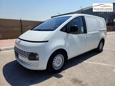 Hyundai Staria 3 Seater V6 3.5 AUTOMATIC 2023 GCC Specs With Full Service History
