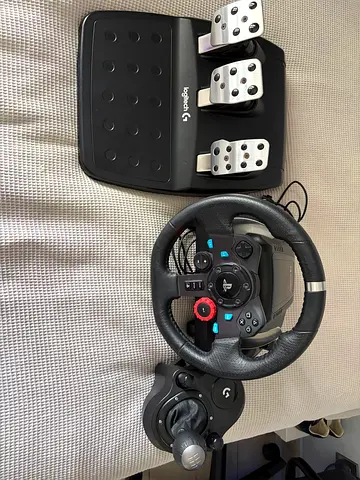 Logitech G29 Driving Force Racing Wheel + Pedals Shifter - Good Condition