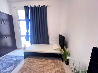 bed space available for girls only
