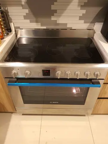 Bosch Electric Cooker 90x60cm with oven Excellent Condition