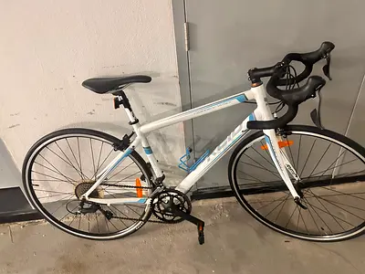 Used white road bike — reid
