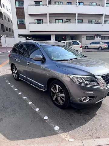 Nissan Pathfinder SV 2015 - GCC Specs - Family SUV