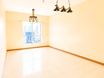 Vacant | Spacious 1BR | Partial Harbour View