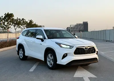 2022 Model - Highlander Hybrid - GCC Specs - Excellent Condition - 7 seater