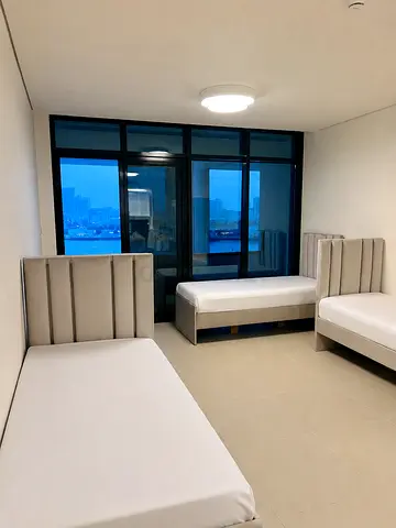 LADIES EXECUTIVE BED SPACE | 2 MINUTES WALK FROM UNION METRO STATION | UNION SQUARE | AL RIGGA