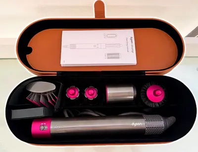 Dyson airwrap HS01