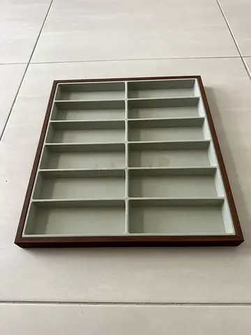 Wooden display tray with 15 compartments for spectacles