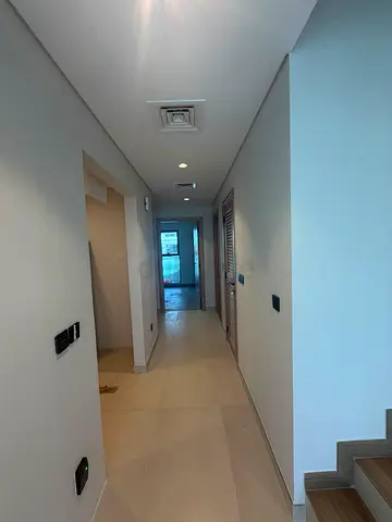 Carpenter demolition and renovation work Villa office