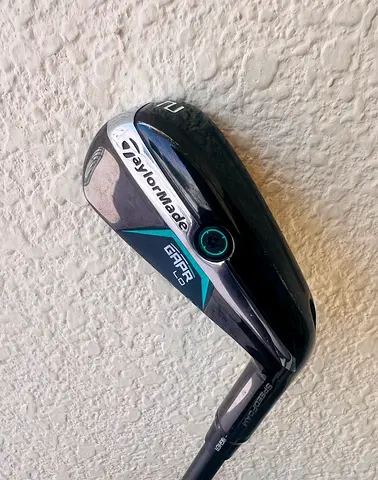 TaylorMade GAPR Lo golf iron 2- used, good condition
