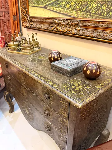 The one solid wood sideboard cover with brass