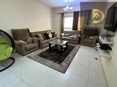 A large room and hall overlooking the main street, a balcony, two large bathrooms, furnished in Shar