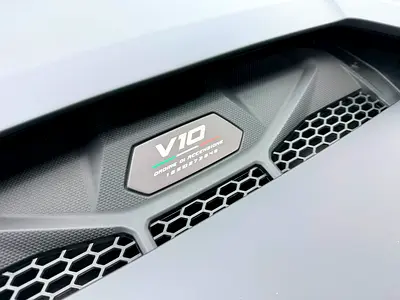 2024 Lamborghini HURACAN — миниатюра 17