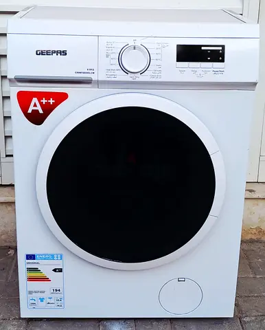 GEEPAS 6kg washing machine, white in color, condition is perfect working.