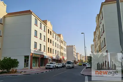 موقع تجاري ممتاز! أؤكد ذلك بنسبة 100%! إيجار مناسب