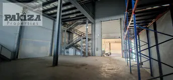 Road Facing 14 Meter-High Ceiling!! No 20% Sublease Centrally Located!!