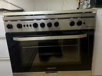 Westpoint freestanding gas cooker with oven - good condition