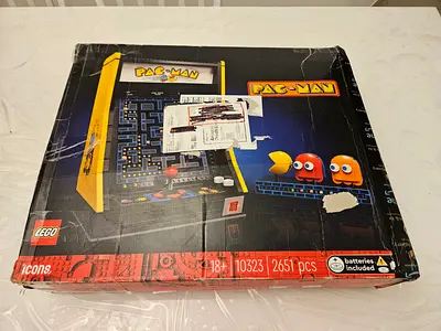 LEGO PAC-MAN 10323 - New Sealed Bags (Damaged Box)