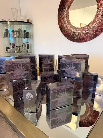 Pokemon Pitch Black ETB (17 Qty)