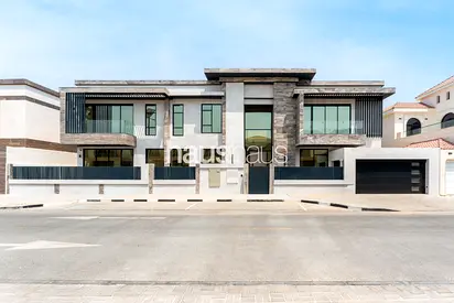 Ultra Luxury | Single Row | Private pool | New