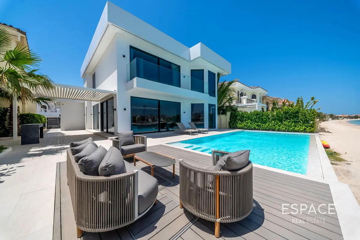 Brand - New Palm Beachfront Luxury Villa in Palm