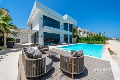 Brand - New Palm Beachfront Luxury Villa in Palm