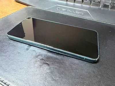 Used Samsung S22 256gb - good screen condition