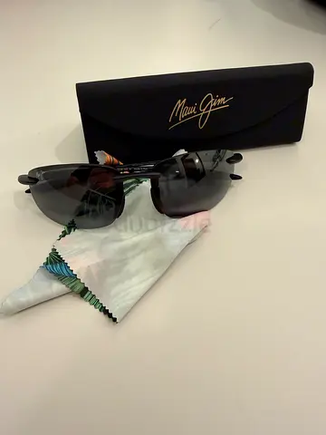 Maui Jim Ho Hookipa Ultra Polarized sunglasses with case and cloth, used once
