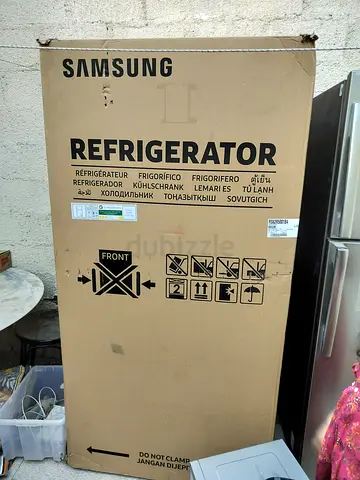 Brand New Samsung Side By Side Refrigerator 680 Litres RS62R5001B4 AED 2250/-