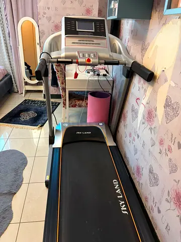 Treadmill brand skyland