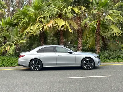 2025 Mercedes-BENZ E-CLASS 缩略图 4