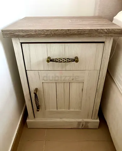 Pair of bedroom nightstands - like new