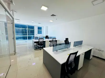 | مكتب مؤثث بالكامل | باي سكوير | الخليج التجاري | بالقرب من وسط المدينة |