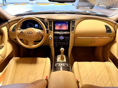 2017 Infiniti QX70 — фото 13