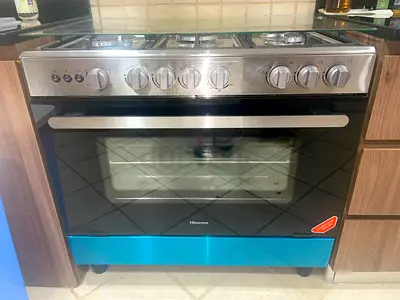 Hisense 5-Burner Gas Cooker with Large Oven - Good Condition